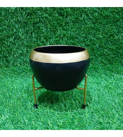 Golden border pot with stand B